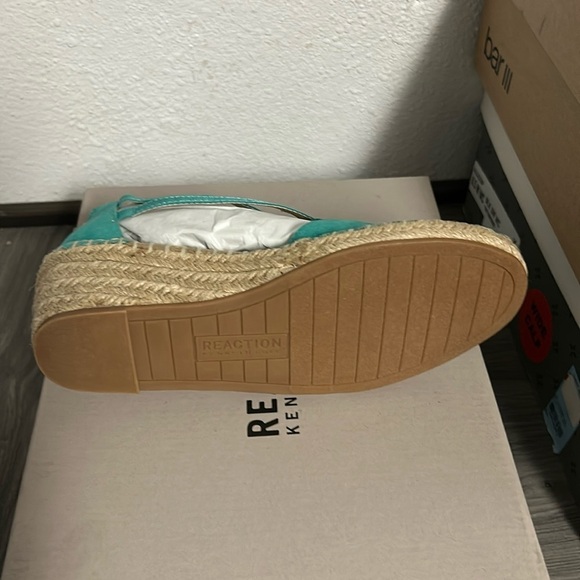 COPY - REACTION KENNETH COLE Womens Wedge Sandals In Turquoise - Picture 3 of 8